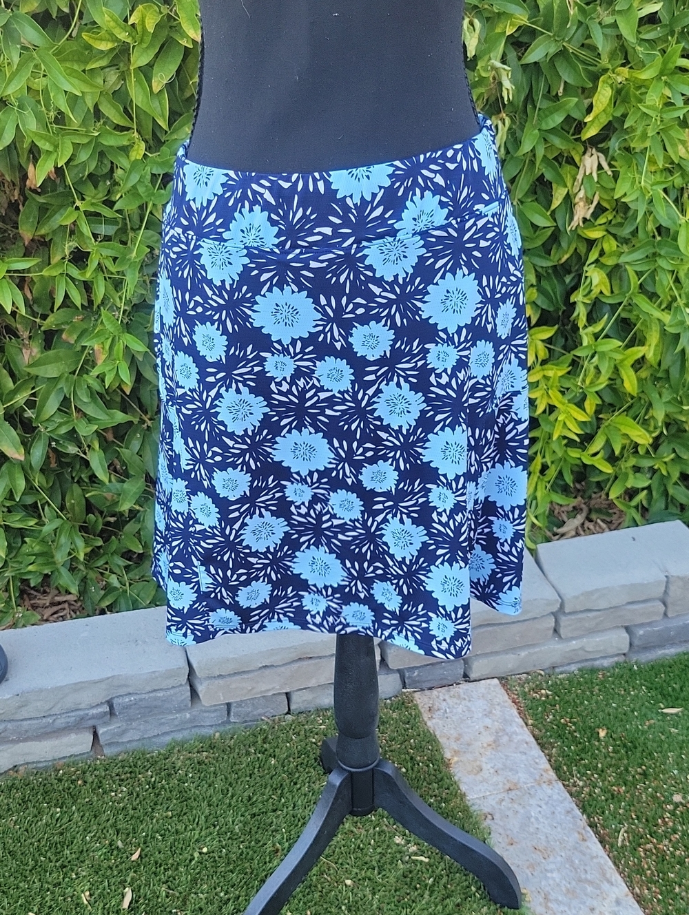 Sport Haley Navy and Light Blue Floral Golf Skirt With Shorts M